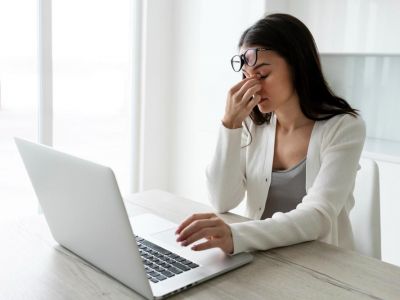 眼睛乾澀怎麼辦？掌握5個日常對策，改善眼睛乾澀疲勞問題！